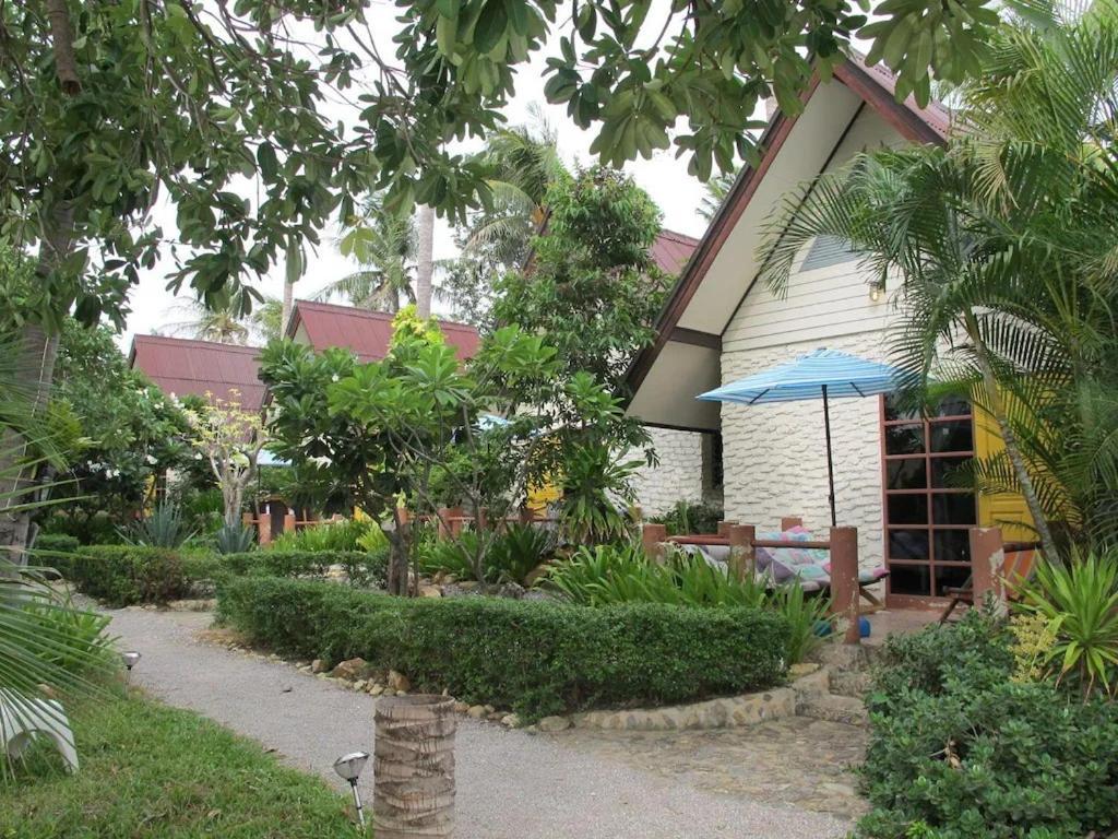 Blue Beach Resort Baanphakrimlay Екстериор снимка