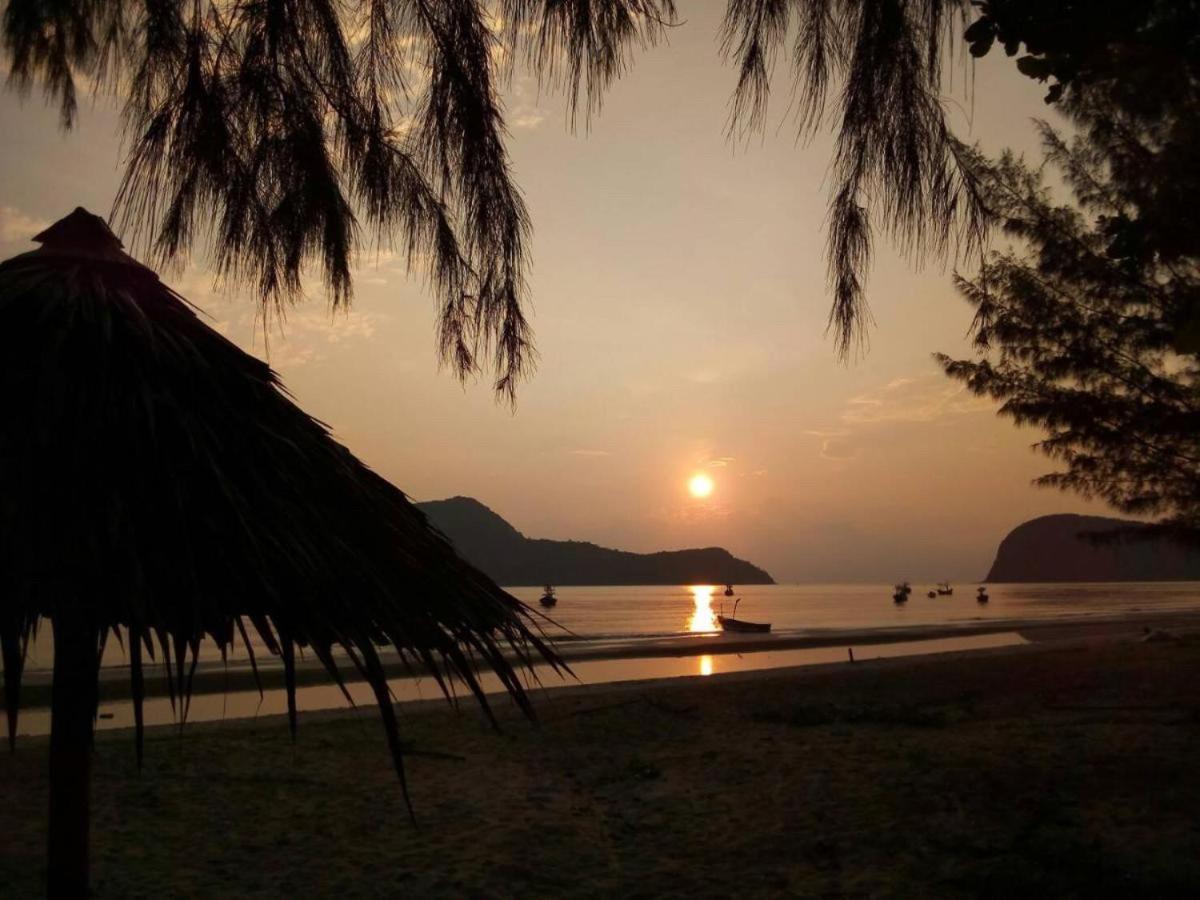Blue Beach Resort Baanphakrimlay Екстериор снимка