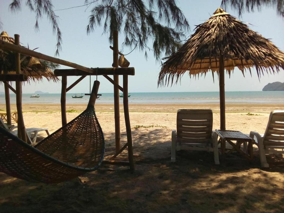 Blue Beach Resort Baanphakrimlay Екстериор снимка