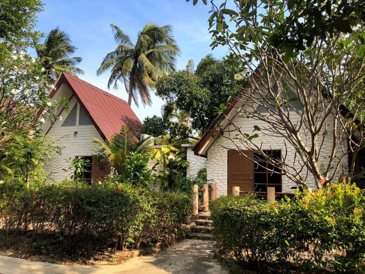 Blue Beach Resort Baanphakrimlay Екстериор снимка