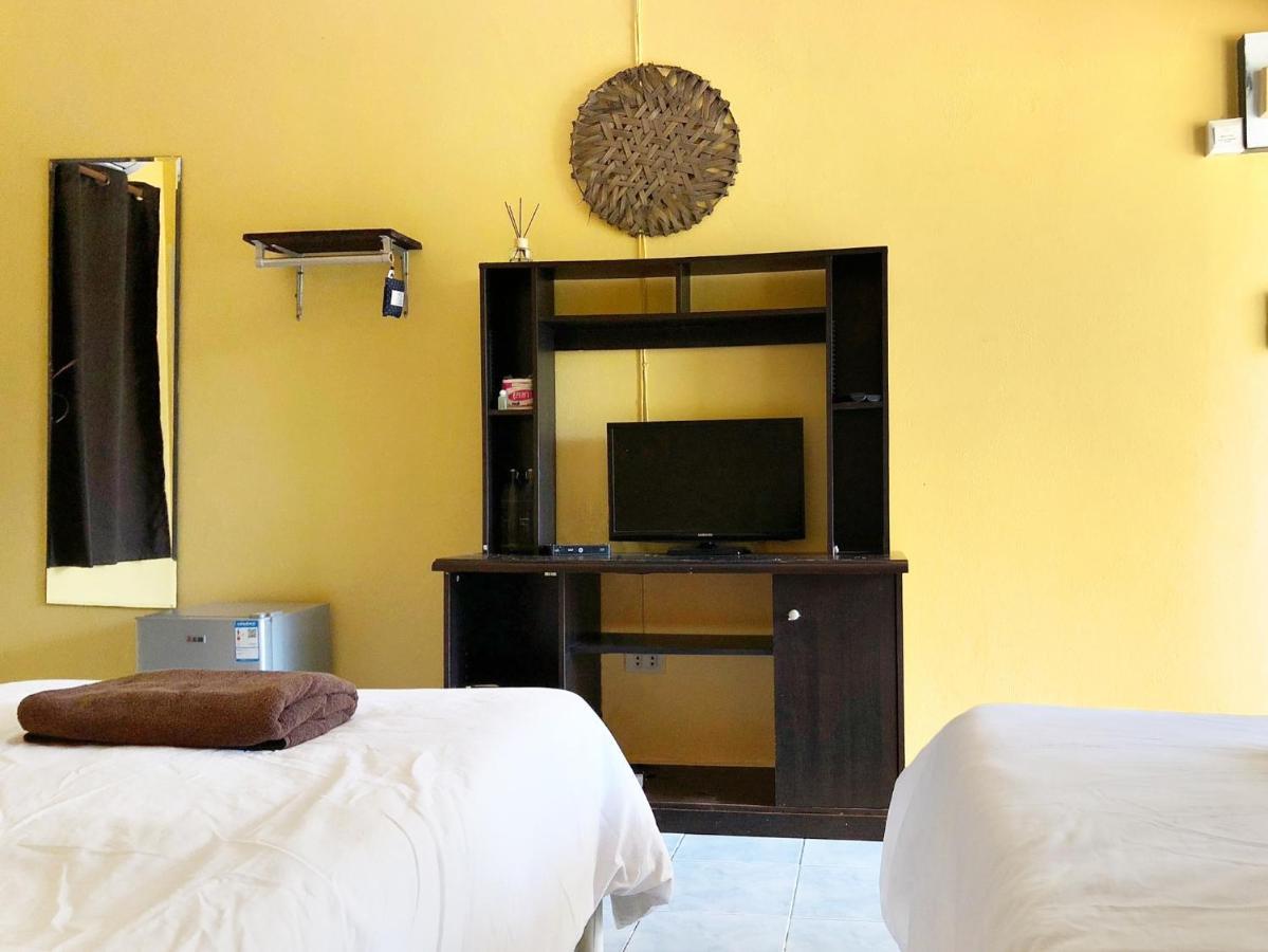 Blue Beach Resort Baanphakrimlay Екстериор снимка