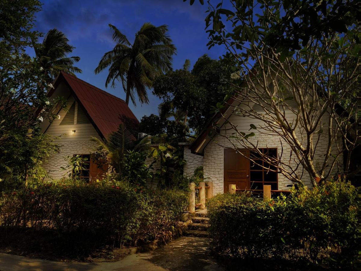 Blue Beach Resort Baanphakrimlay Екстериор снимка