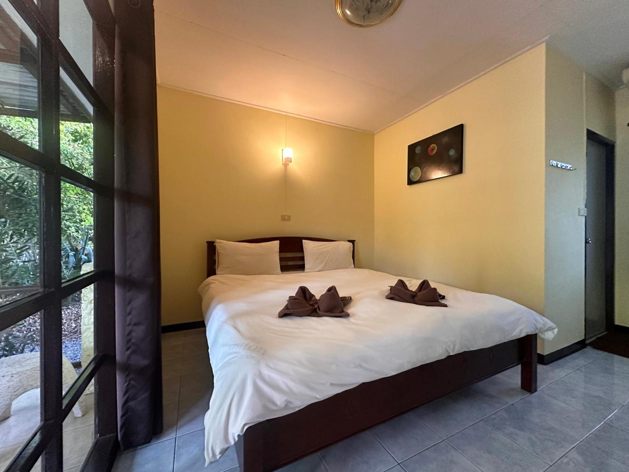 Blue Beach Resort Baanphakrimlay Екстериор снимка