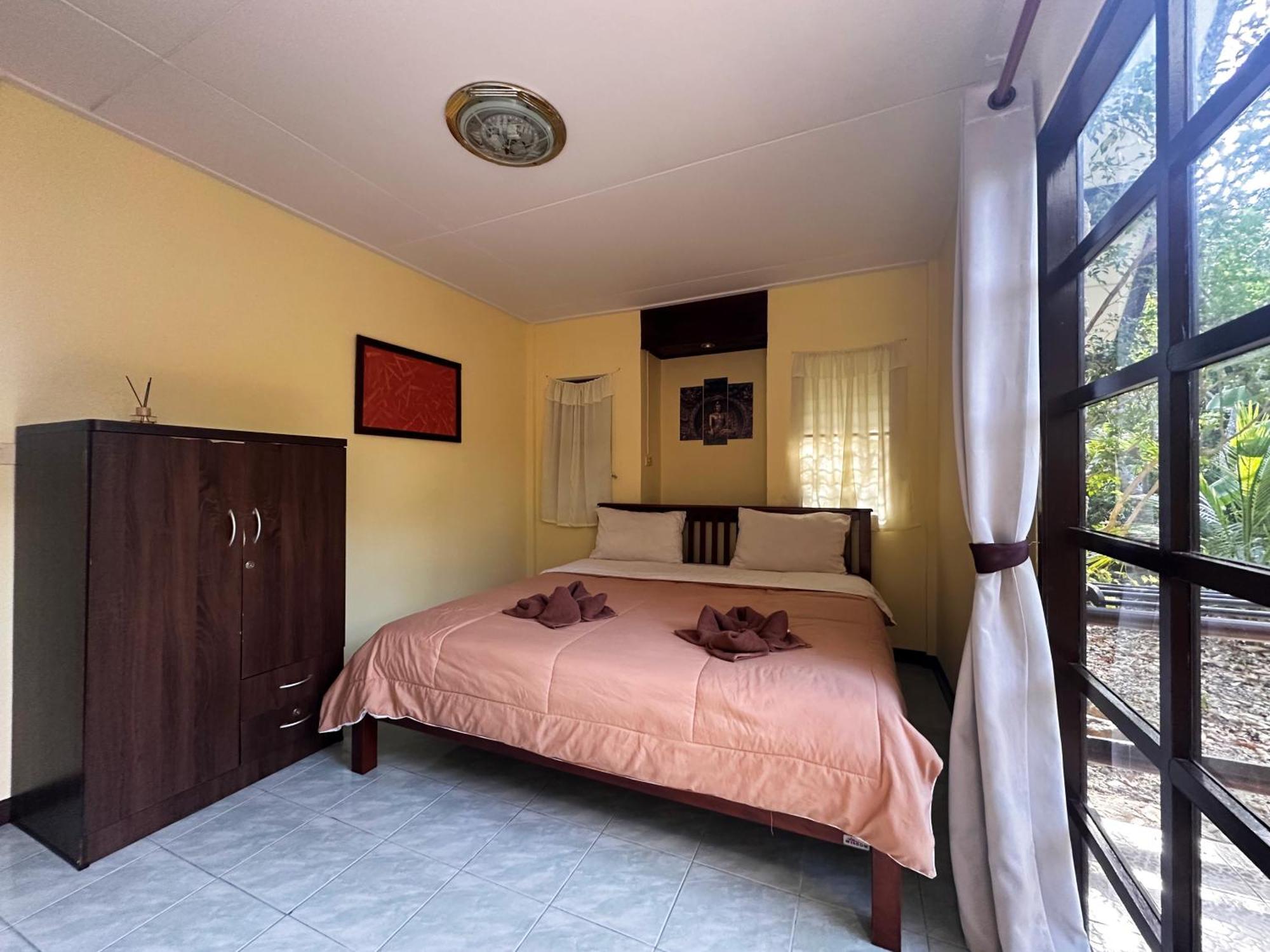 Blue Beach Resort Baanphakrimlay Екстериор снимка