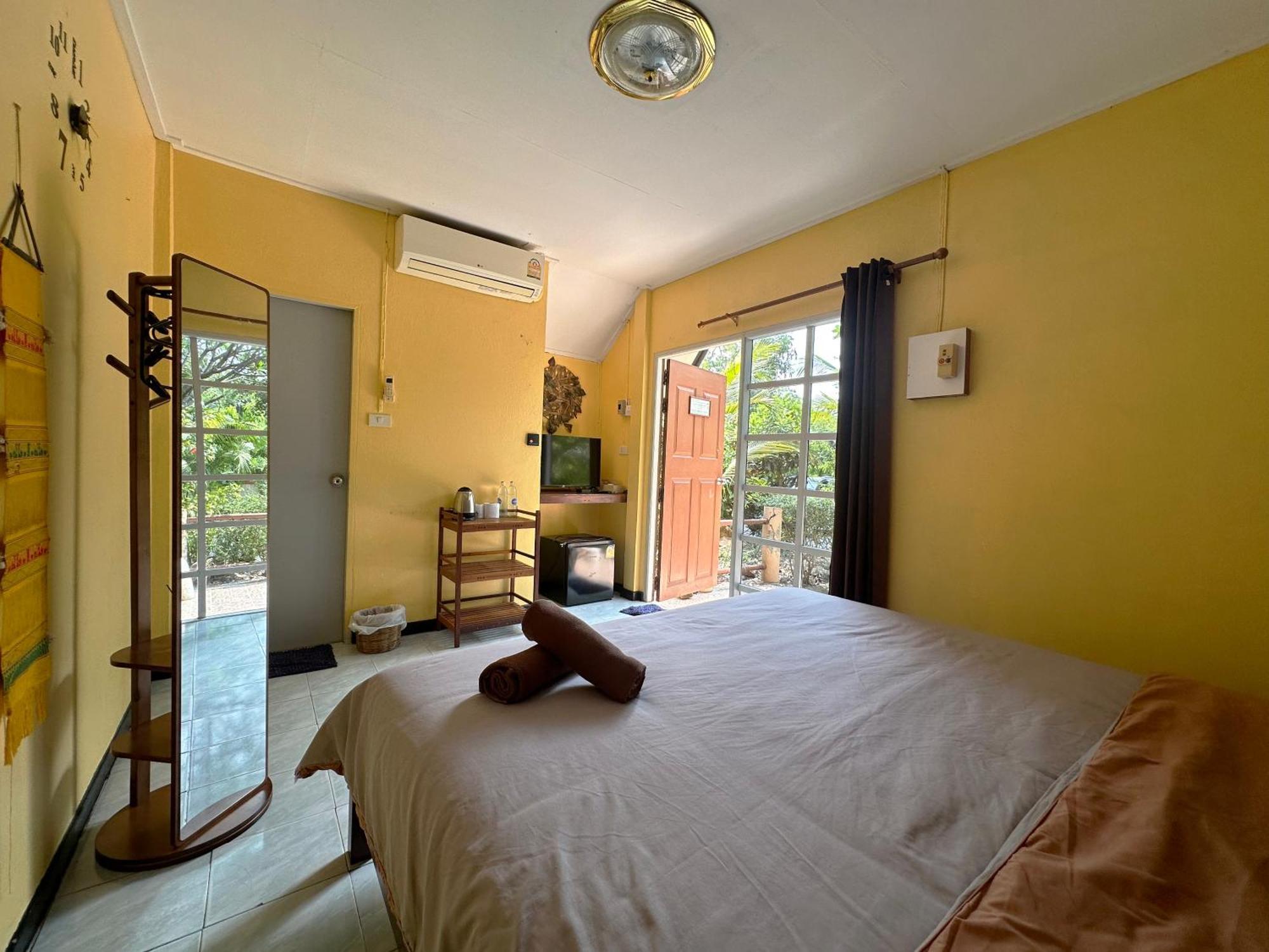 Blue Beach Resort Baanphakrimlay Екстериор снимка